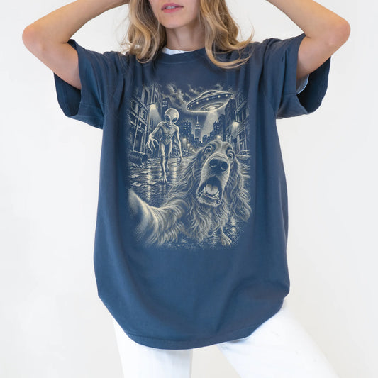 Irish Setter Alien Selfie Comfort Colors T-Shirt in Denim, modeled view