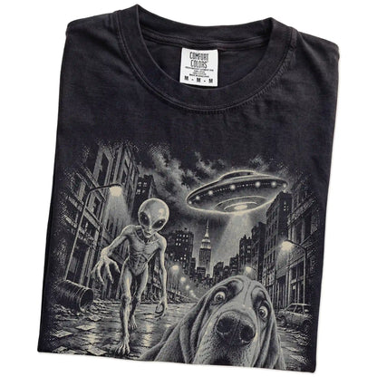 Bloodhound Alien Selfie Comfort Colors T-Shirt in Black, folded view