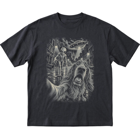 Irish Setter Alien Selfie Gildan Softstyle T-Shirt in Black, flat view