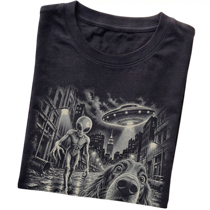 Irish Setter Alien Selfie Gildan Softstyle T-Shirt in Black, folded view