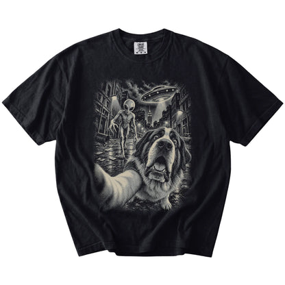 Saint Bernard Alien Selfie Comfort Colors T-Shirt in Black, flat view