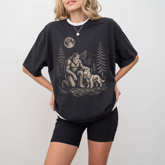 Person wearing the Cocker Spaniel and Bigfoot T-Shirt in Black