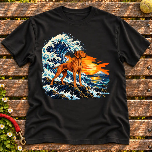 Vizsla dog with ocean waves, sunset and Mount Fuji on a Black Gildan T-shirt