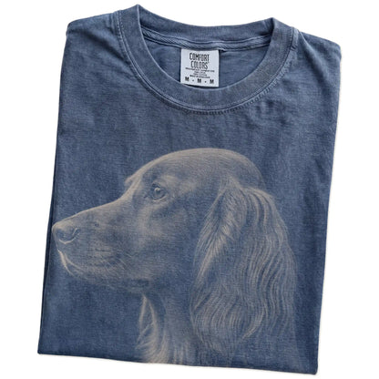 Folded Denim Comfort Colors® T-shirt showing a detailed photographic portrait of a Irish Setter
