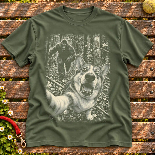Corgi Bigfoot Selfie Softstyle T-shirt in Military Green
