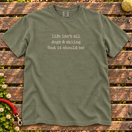 Dogs & Skiing T-Shirt in Moss