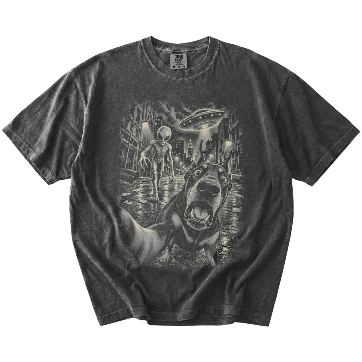 Doberman Alien Selfie Comfort Colors T-Shirt in Pepper, flat view