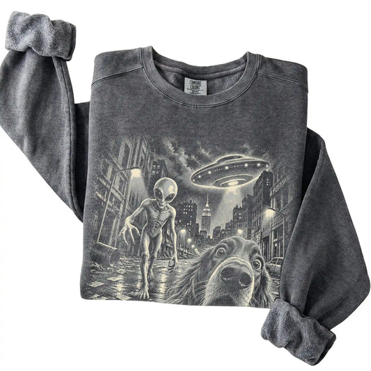 Irish Setter Alien Selfie Comfort Colors Sweatshirt in Pepper, folded view
