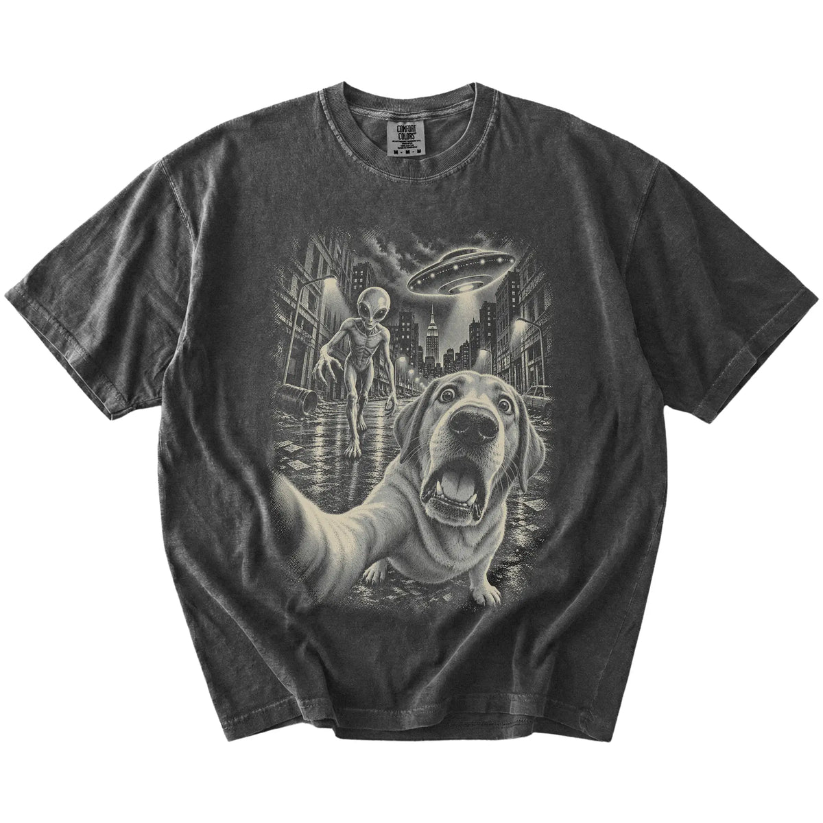Labrador Retriever Alien Selfie Comfort Colors T-Shirt in Pepper, flat view