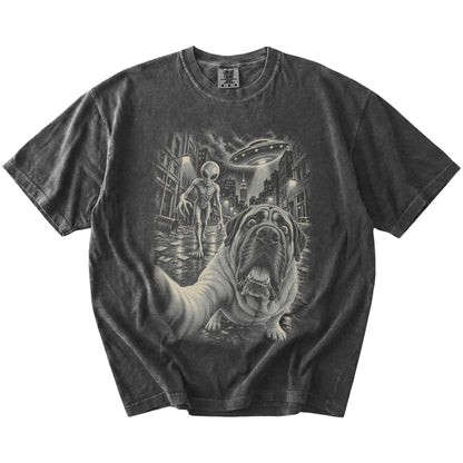 Mastiff Alien Selfie Comfort Colors T-Shirt in Pepper, flat view