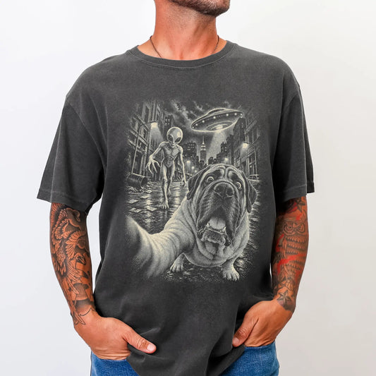Mastiff Alien Selfie Comfort Colors T-Shirt in Pepper, modeled view