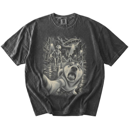 Shiba Inu Alien Selfie Comfort Colors T-Shirt in Pepper, flat view