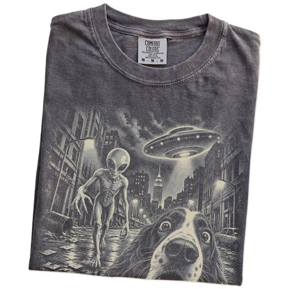 Springer Spaniel Alien Selfie Comfort Colors T-Shirt in Pepper, folded view