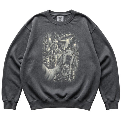 Vizsla Alien Selfie Comfort Colors Sweatshirt in Pepper, flat view