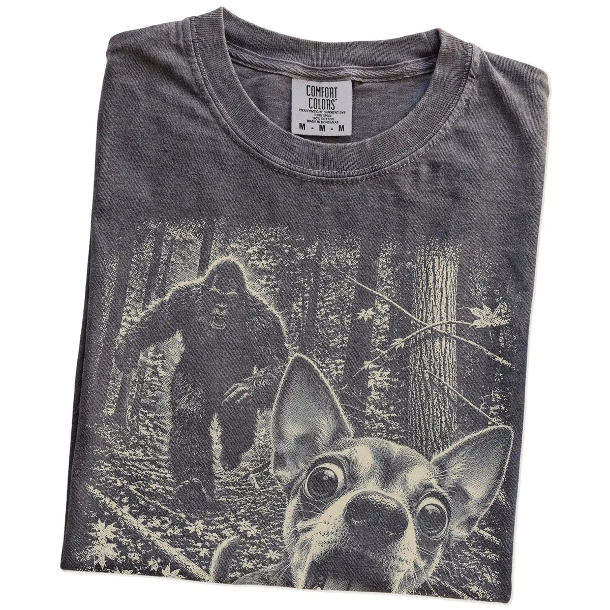 Pepper Chihuahua Bigfoot selfie T-shirt, close-up view