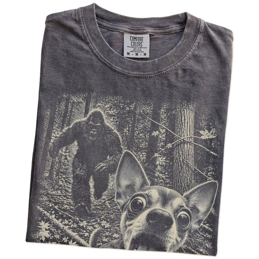Pepper Chihuahua Bigfoot selfie T-shirt, close-up view