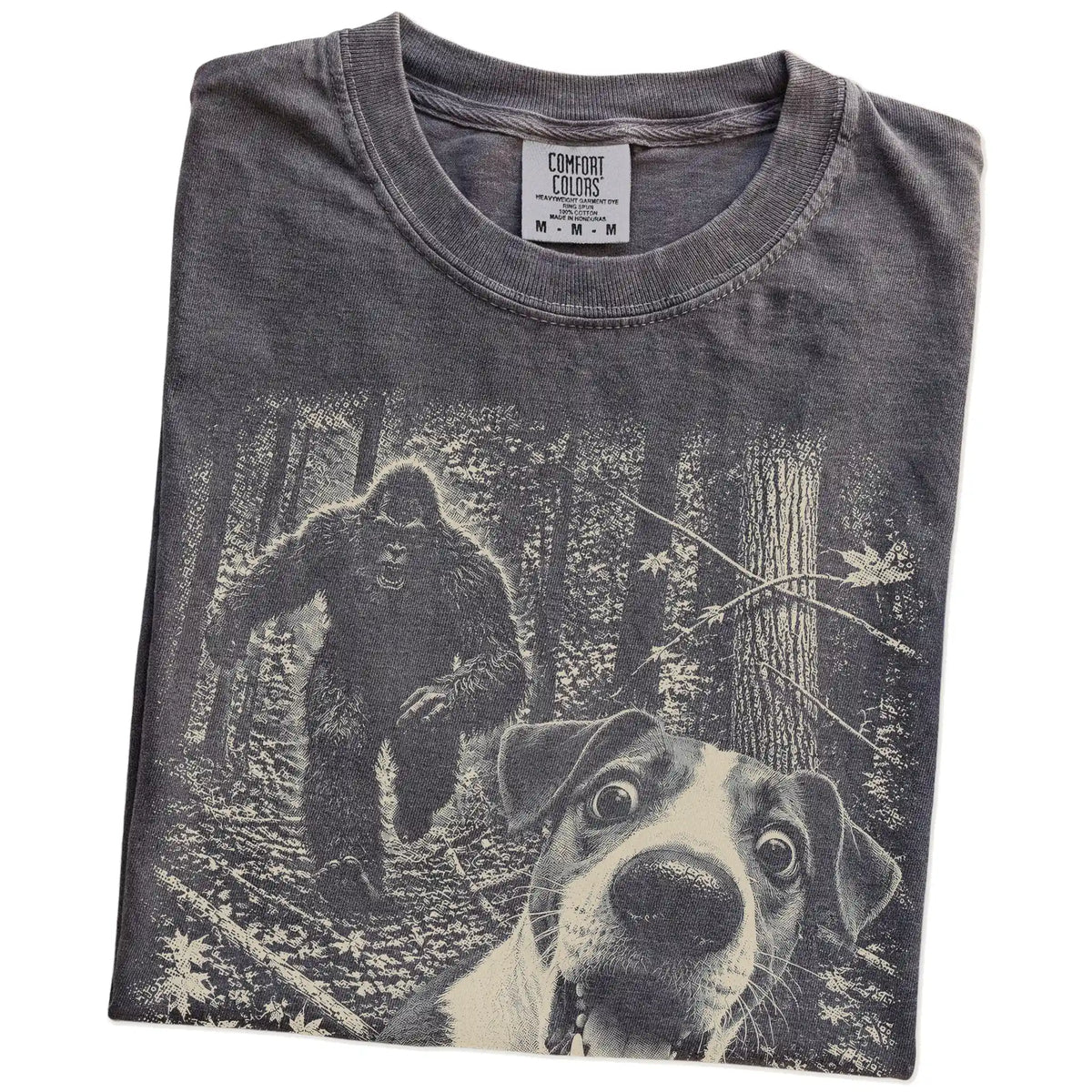 Pepper Jack Russell Bigfoot selfie T-shirt, close-up view