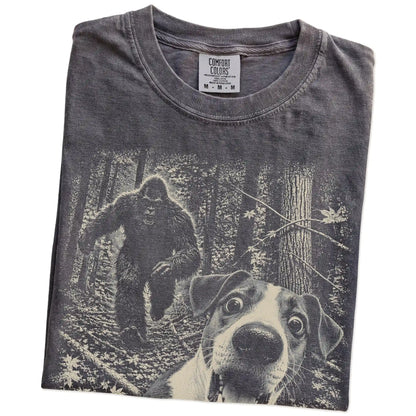 Pepper Jack Russell Bigfoot selfie T-shirt, close-up view