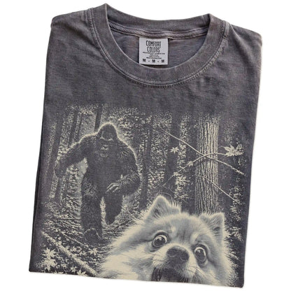 Pepper Pomeranian Bigfoot selfie T-shirt, close-up view