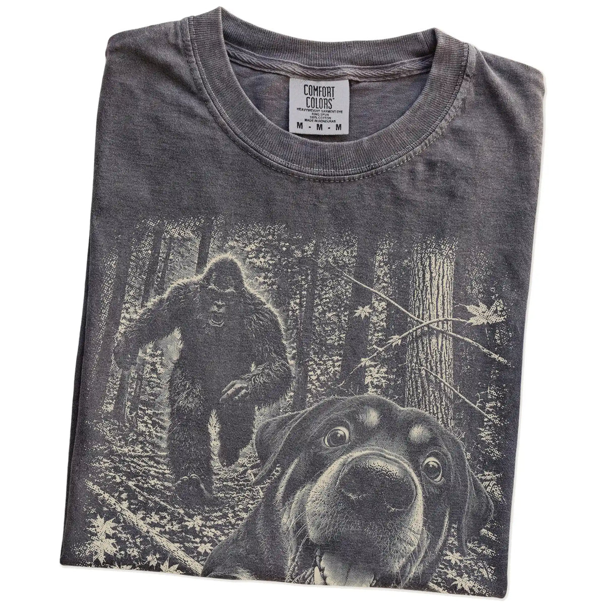Pepper Rottweiler Bigfoot selfie T-shirt, close-up view