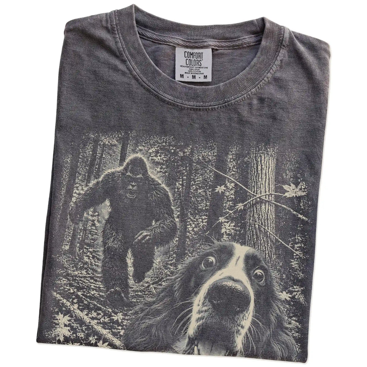 Pepper Springer Spaniel Bigfoot selfie T-shirt, close-up view