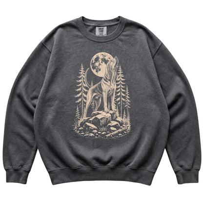 Close view of Bloodhound Howling at the Moon artwork on Pepper Comfort Colors sweatshirt