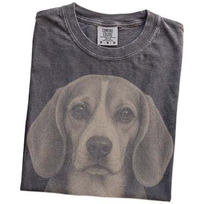 Folded Pepper Comfort Colors® T-shirt showing a realistic drawing of a Beagle