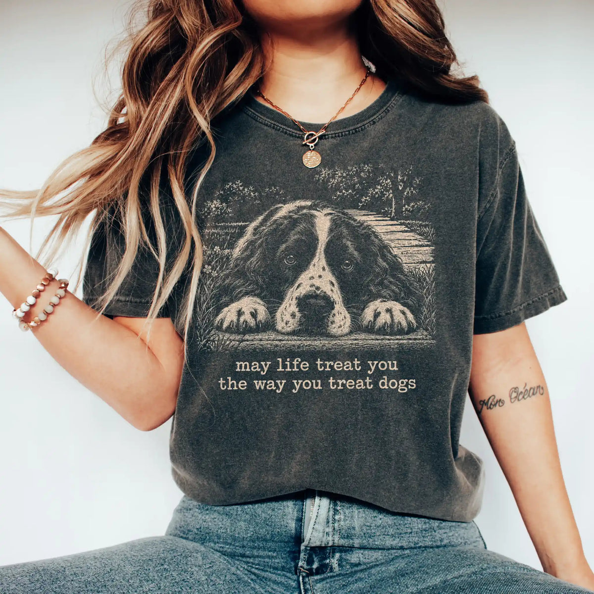 Springer Spaniel Karma Comfort Colors T-shirt in Pepper — Studio Lifestyle