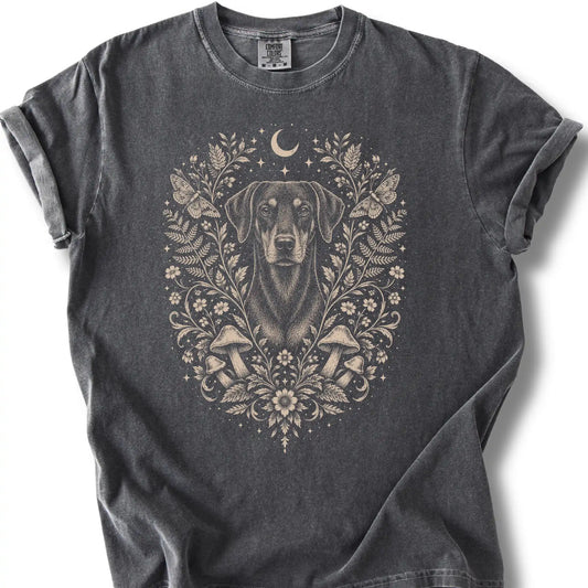 Doberman Cottagecore design on a pepper T-shirt.