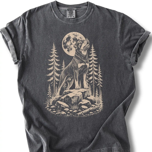 Rottweiler howling beneath the moon on a pepper T-shirt.