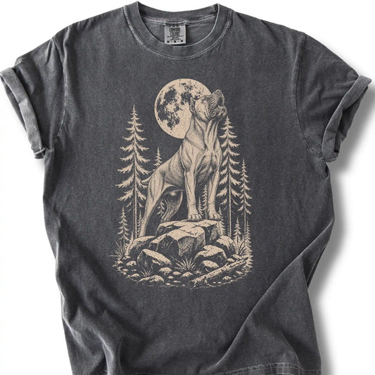 Cane Corso howling beneath the moon on a pepper T-shirt.