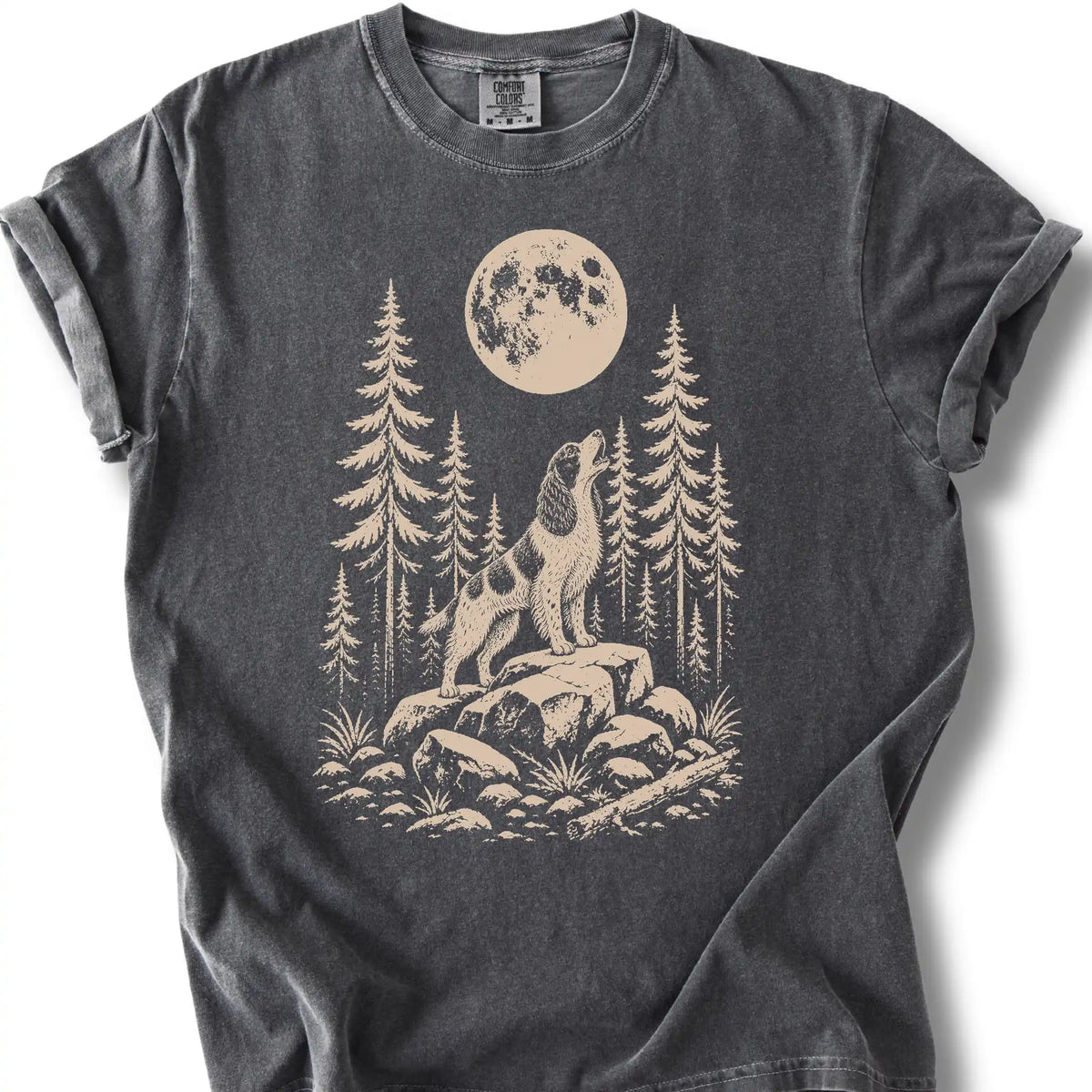 Springer Spaniel howling beneath the moon on a pepper T-shirt.