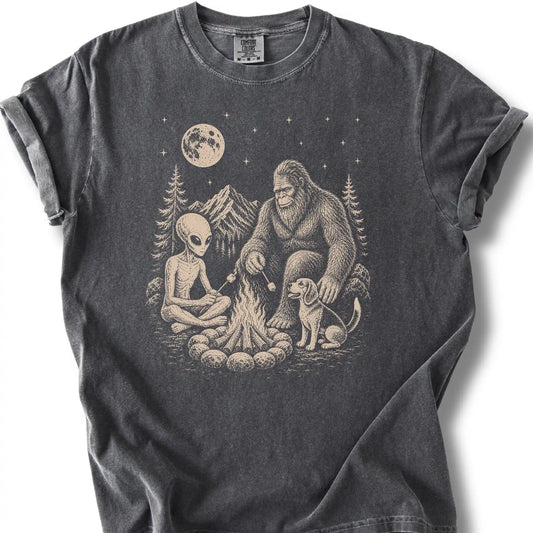 Beagle, Bigfoot & Alien design on a pepper T-shirt.
