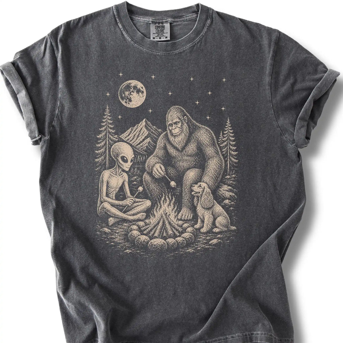 Cocker Spaniel, Bigfoot & Alien design on a pepper T-shirt.