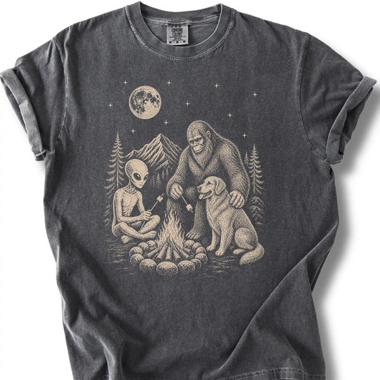 Golden Retriever, Bigfoot & Alien design on a pepper T-shirt.