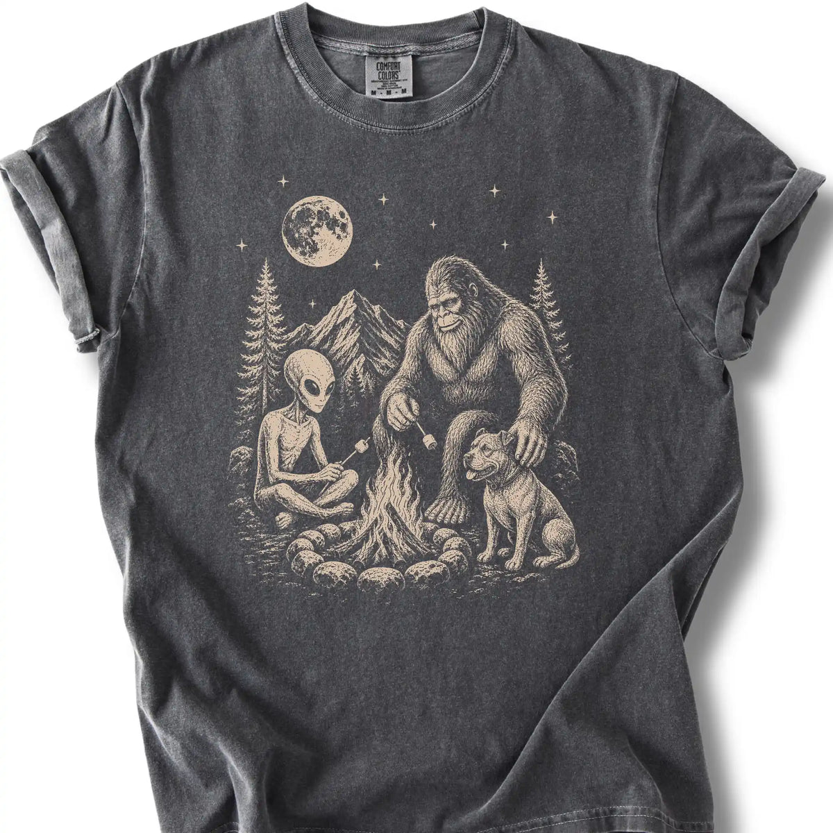 Pitbull, Bigfoot & Alien design on a pepper T-shirt.