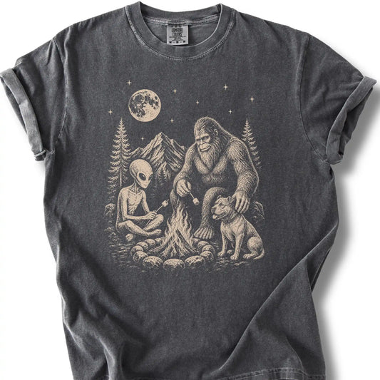 Pitbull, Bigfoot & Alien design on a pepper T-shirt.