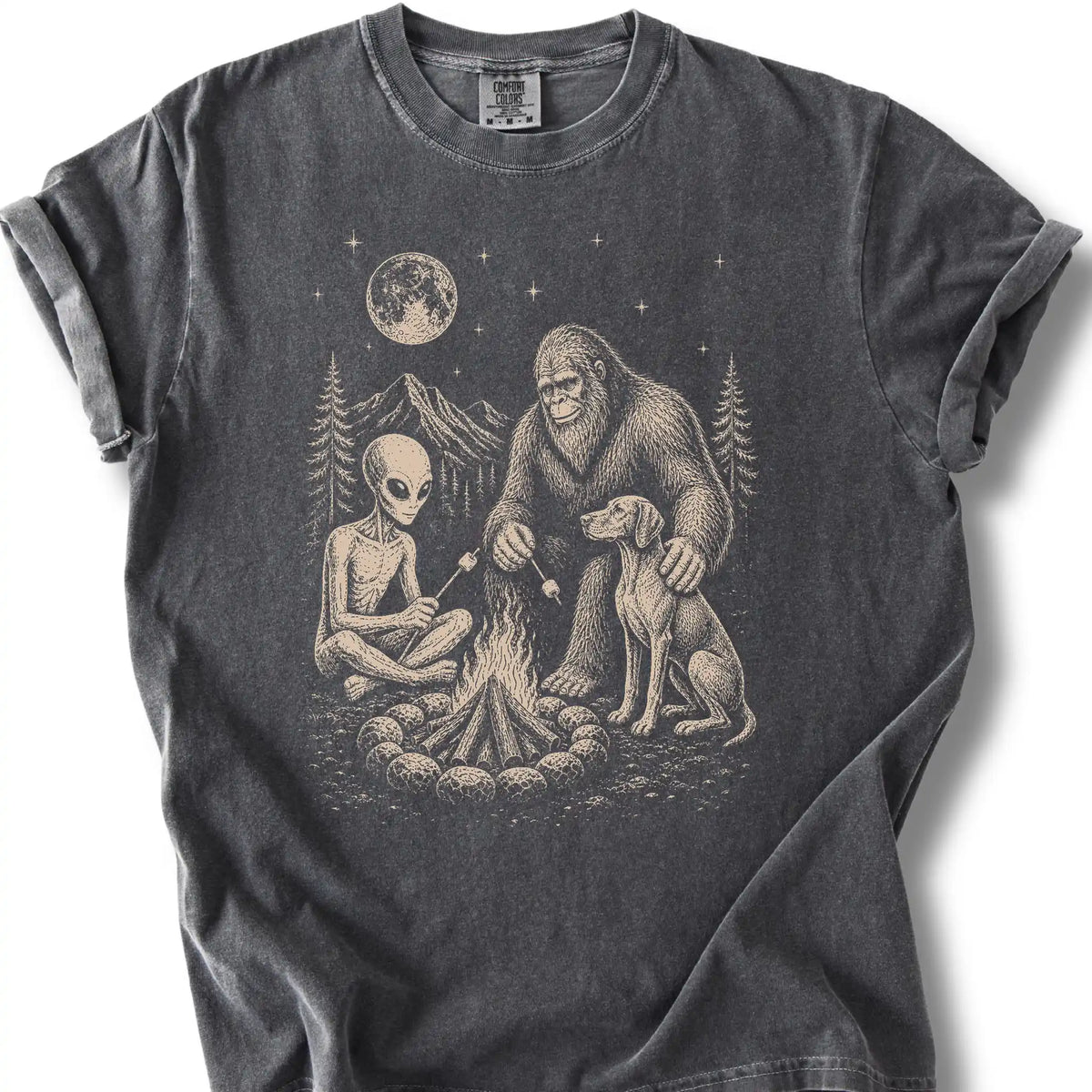 Vizsla, Bigfoot & Alien design on a pepper T-shirt.